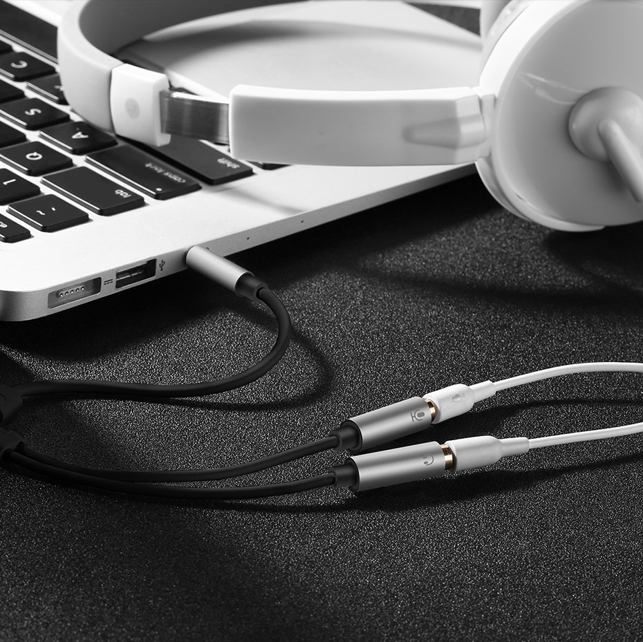 Ugreen cable cable headphone splitter 3.5 mm mini jack AUX microphone 20cm (microphone + stereo output) silver (30619) - Image 3