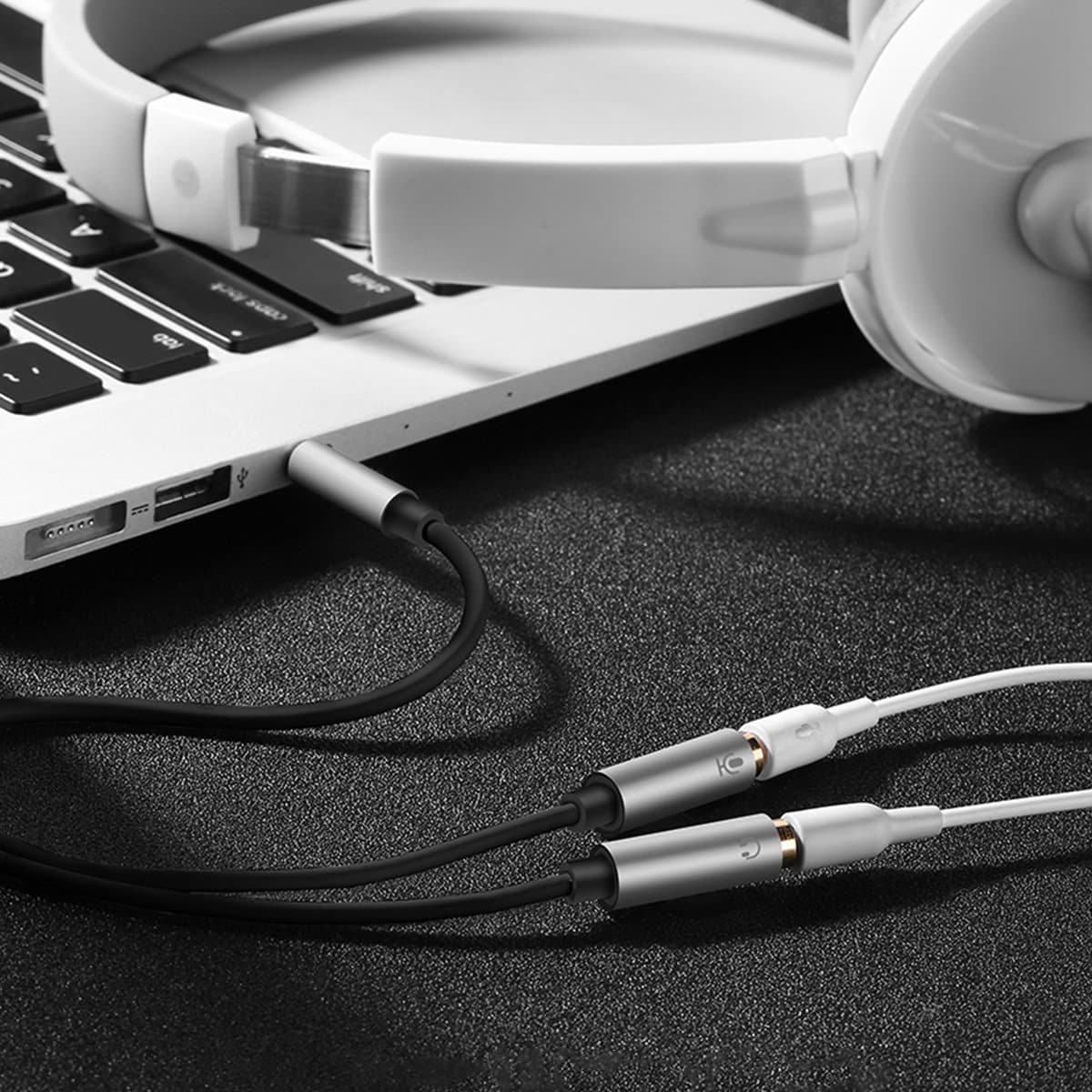 Ugreen cable cable headphone splitter mini jack 3.5 mm - 2 x mini jack 3.5 mm (microphone + stereo output) Μαύρο (AV141) - Image 3