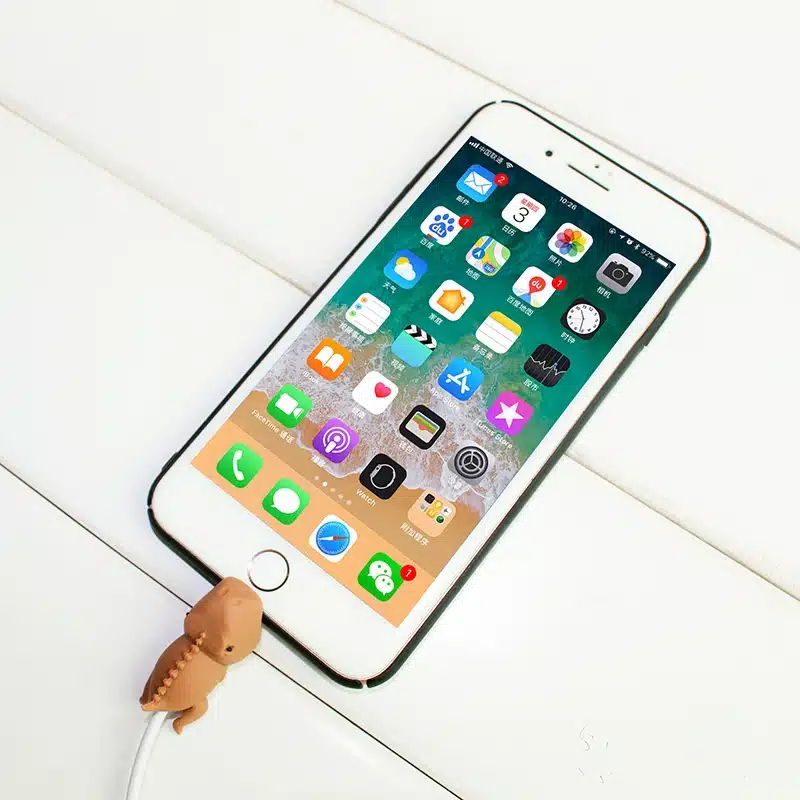Phone cable cover in the shape of a squirrel - Image 3