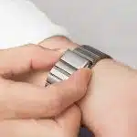 UNIQ λουράκι Strova για Apple Watch 42/44/45/ 49mm Series 1/2/3/4/5/6/7/8/9/SE/SE2/Ultra/Ultra 2 από ανοξείδωτο ατσάλι σε ασημί/sterling silver - Image 9