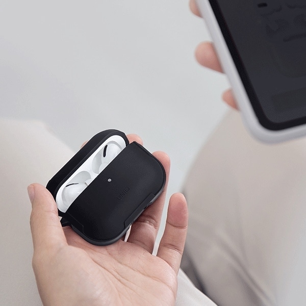 UNIQ Θήκη Valencia για AirPods Pro μαύρη αντιμικροβιακή - Image 6