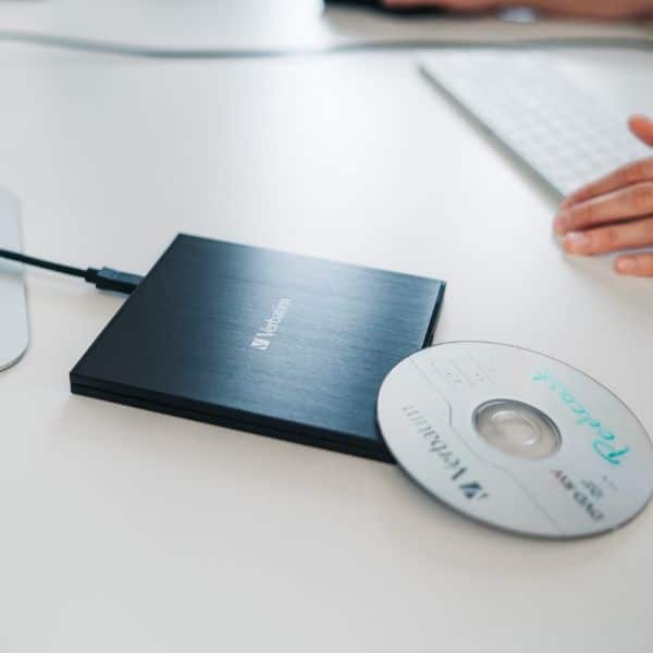 Verbatim εξωτερικός εγγραφέας Slimline CD/DVD USB-C + καλώδιο USB-C/USB-C σε USB-A 3.2 μαύρο - Image 3