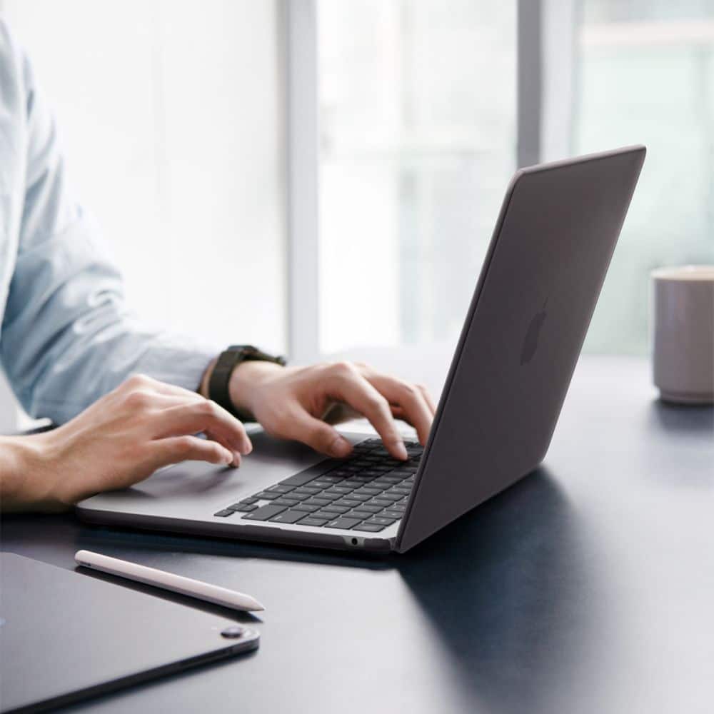 SPIGEN AIRSKIN MACBOOK AIR 13 M2-M5 2023-2026 ΜΑΥΡΟ ΜΕ ΠΑΓΕΤΟ - Image 5
